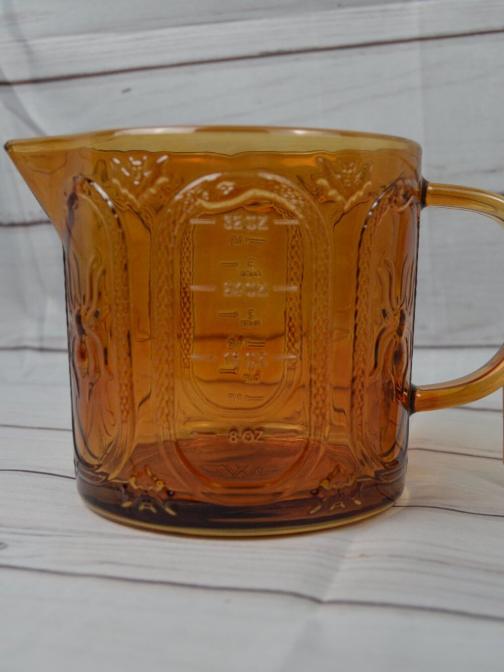 CWC Cook With Color Amber Halloween Glass Viral Measuring Cup 32oz Spiders NWT
